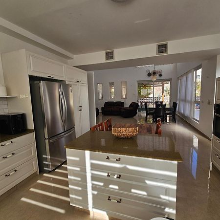 Villa Oasis Reef Resort Near The Sea -רק משפחות 엘라트 외부 사진