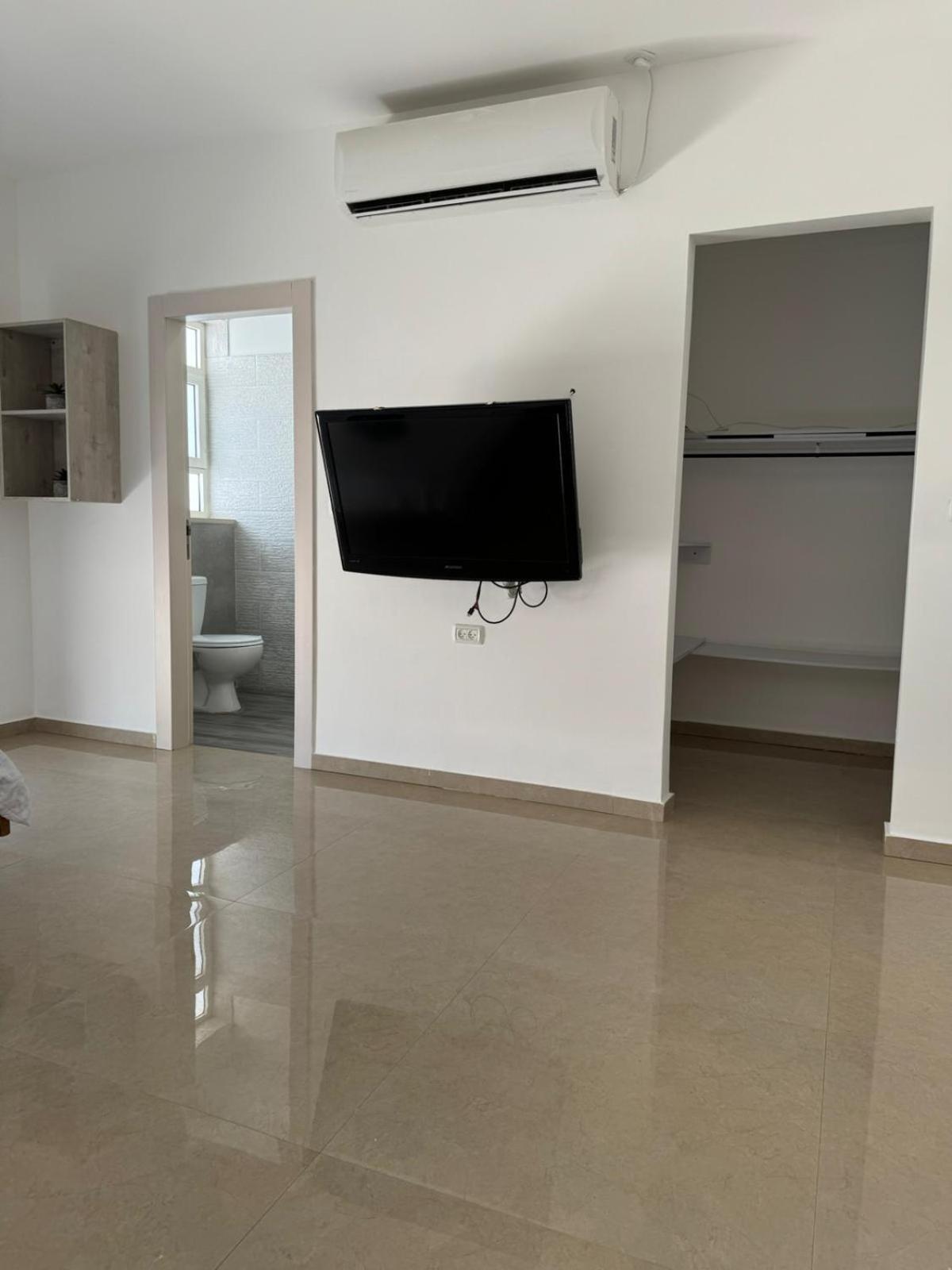 Villa Oasis Reef Resort Near The Sea -רק משפחות 엘라트 외부 사진